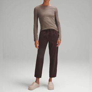 Lululemon Tapered-Leg Mid-Rise Pant 7/8 Length *Luxtreme